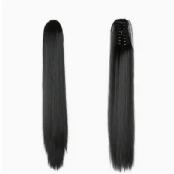 Medium length black wig (good for Aizawa from My Hero) - Picture 4 of 4